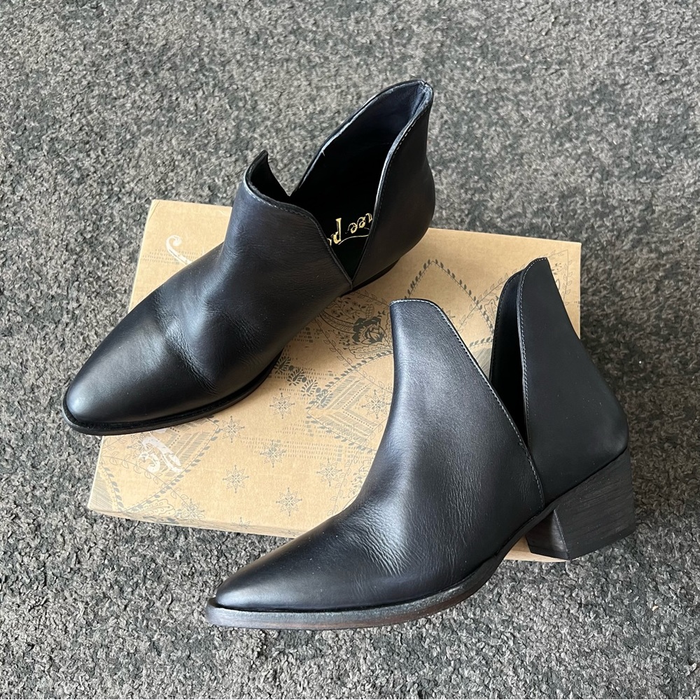 free people charm double v boots size 38